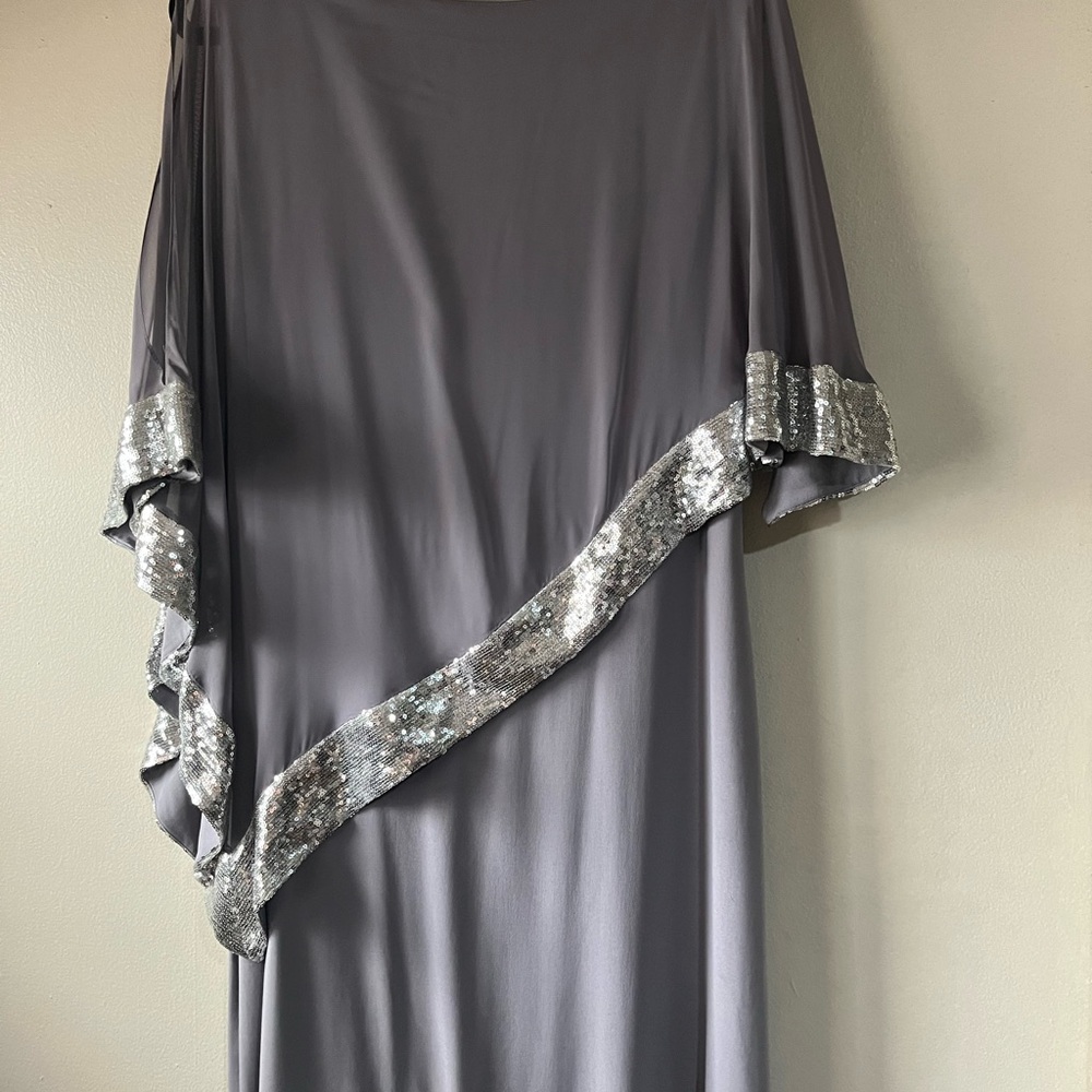 From midnight velvet gray formal wear dress knee length sequin detail size 16